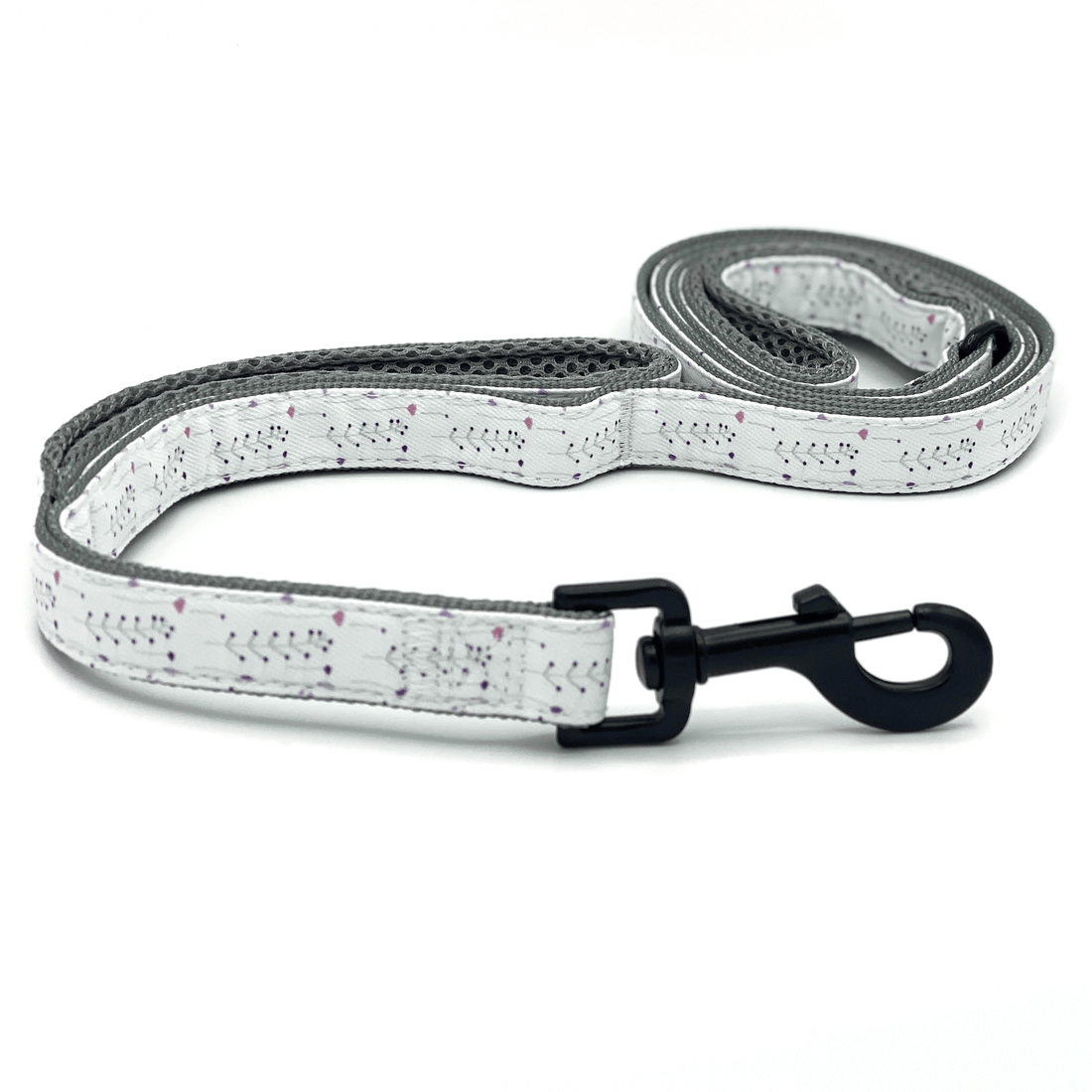 a wildflower patterned leash with single stem flowers